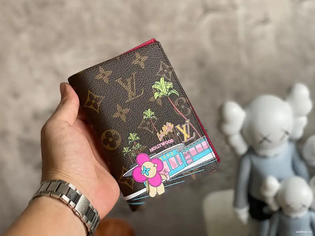 WIS PASSPORT LOUIS COVER VUITTON 0423
